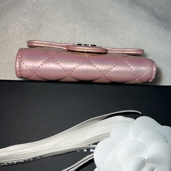 SOLD. ๐ธ Chanel Iridescent Pink Key Holder 21K ๐ธ - Picture 4 of 16